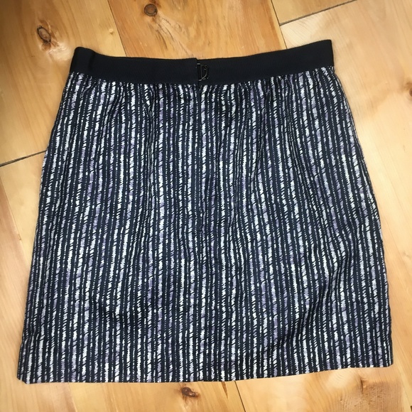 LOFT | Navy Printed Pleated Mini Skirt – 8 - Picture 3 of 8